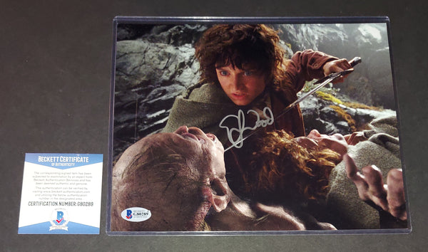 Elijah Wood autographed 8x10 Beckett COA