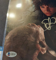 Elijah Wood autographed 8x10 Beckett COA