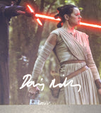 Daisy Ridley autographed 8x10 Beckett Witness COA