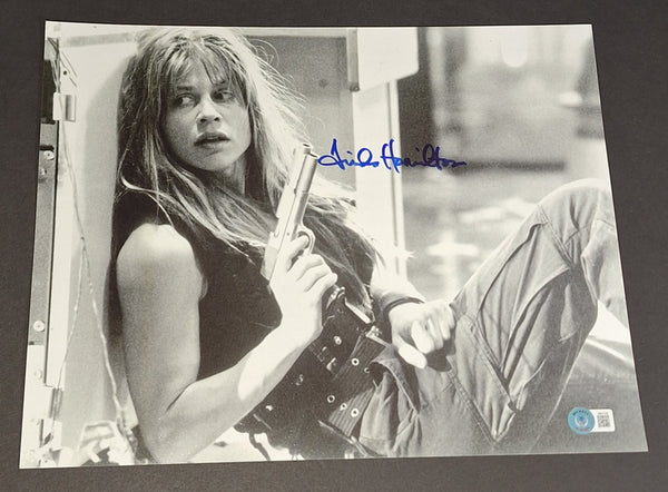 Linda Hamilton autographed 11x14 Beckett Witness COA