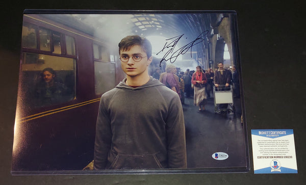 Daniel Radcliffe autographed 11x14 Beckett COA